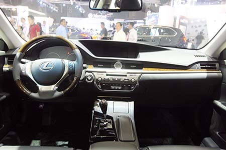 Lexus dàn trận đón Vietnam Motorshow - 17 Lexus dàn trận đón Vietnam Motorshow