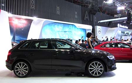 Audi TT chính thức ra mắt tại Việt Nam - 3 Audi A3
hatchback có giá bán khởi điểm từ 1,2 tỷ đồng (đã bao gồm thuế GTGT).