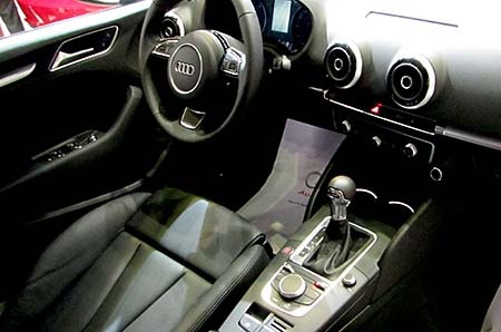 Audi TT chính thức ra mắt tại Việt Nam - 8 Audi A3
hatchback có giá bán khởi điểm từ 1,2 tỷ đồng (đã bao gồm thuế GTGT).