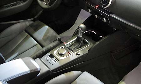 Audi TT chính thức ra mắt tại Việt Nam - 9 Audi A3
hatchback có giá bán khởi điểm từ 1,2 tỷ đồng (đã bao gồm thuế GTGT).