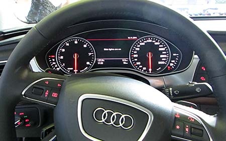 Audi TT chính thức ra mắt tại Việt Nam - 31 Audi TT được
bán với mức giá khởi điểm 1,78 tỷ đồng (đã bao gồm thuế GTGT).