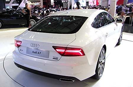 Audi TT chính thức ra mắt tại Việt Nam - 33 Audi TT được
bán với mức giá khởi điểm 1,78 tỷ đồng (đã bao gồm thuế GTGT).