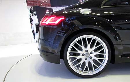Audi TT chính thức ra mắt tại Việt Nam - 19 Audi TT được
bán với mức giá khởi điểm 1,78 tỷ đồng (đã bao gồm thuế GTGT).