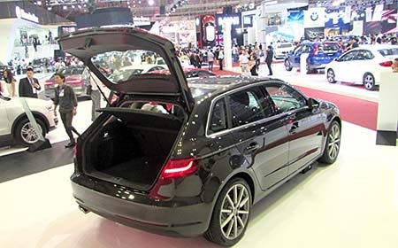 Audi TT chính thức ra mắt tại Việt Nam - 10 Audi A3
hatchback có giá bán khởi điểm từ 1,2 tỷ đồng (đã bao gồm thuế GTGT).