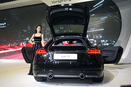 Audi TT chính thức ra mắt tại Việt Nam - 15 Audi TT được
bán với mức giá khởi điểm 1,78 tỷ đồng (đã bao gồm thuế GTGT).