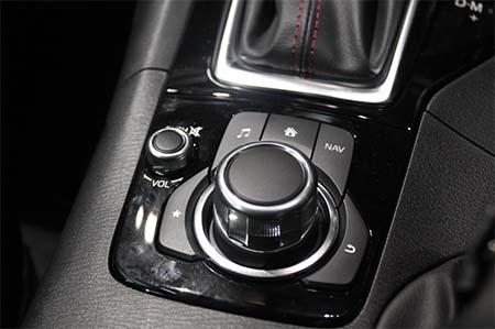 Mazda 3 hatchback 2.0SP Sport có mặt tại Thái Lan - 6 Mazda 3 hatchback 2.0SP Sport có mặt tại Thái Lan