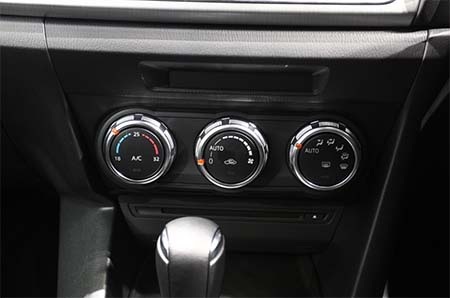 Mazda 3 hatchback 2.0SP Sport có mặt tại Thái Lan - 8 Mazda 3 hatchback 2.0SP Sport có mặt tại Thái Lan
