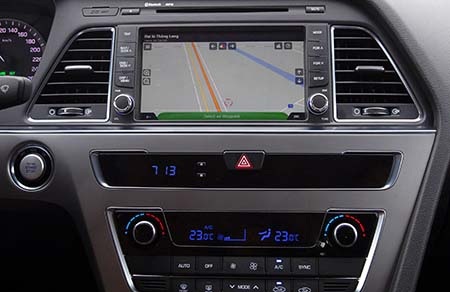 Với giá 1,06 tỷ đồng Hyundai Sonata có gì? - 20 0