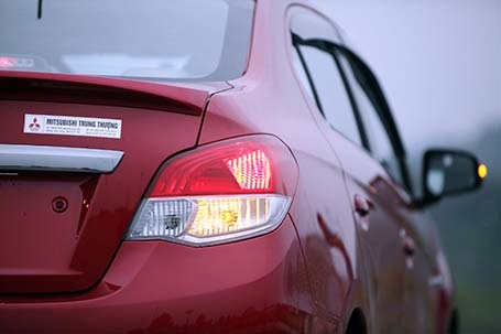 Mitsubishi Attrage: Hấp dẫn ở điểm nào? - 17 Thanh Phúc - Minh Thanh