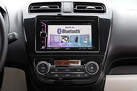 Mitsubishi Attrage: Hấp dẫn ở điểm nào? - 7 Thanh Phúc - Minh Thanh