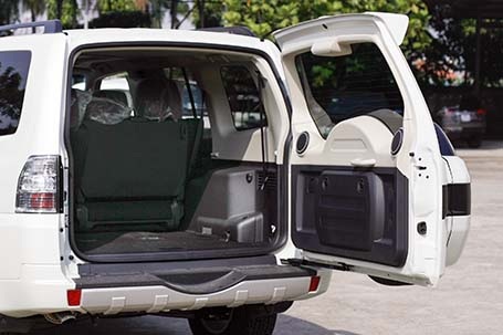 Mitsubishi Pajero - Một chiếc SUV đích thực - 7 Chiếc xe này có gương chiếu hậu lớn, thuận tiện cho việc quan sát trên những cung đường khó