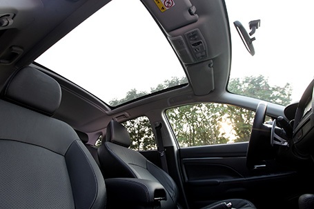 Mitsubishi Outlander Sport – Thêm sức nóng phân khúc crossover - 7 Mitsubishi Outlander Sport – Thêm sức nóng phân khúc crossover