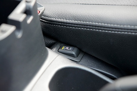 Mitsubishi Outlander Sport – Thêm sức nóng phân khúc crossover - 8 Mitsubishi Outlander Sport – Thêm sức nóng phân khúc crossover