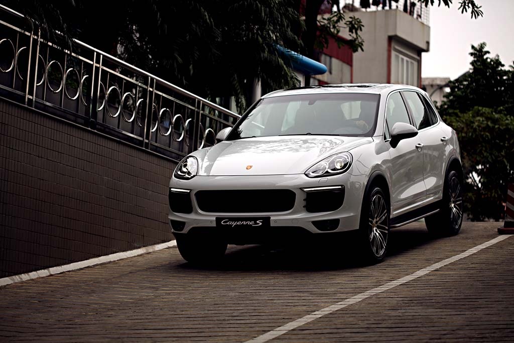 Porsche Cayenne 2015 - Khẳng định đẳng cấp xe sang - 1 Porsche Cayenne 2015 – Khẳng định đẳng cấp xe sang