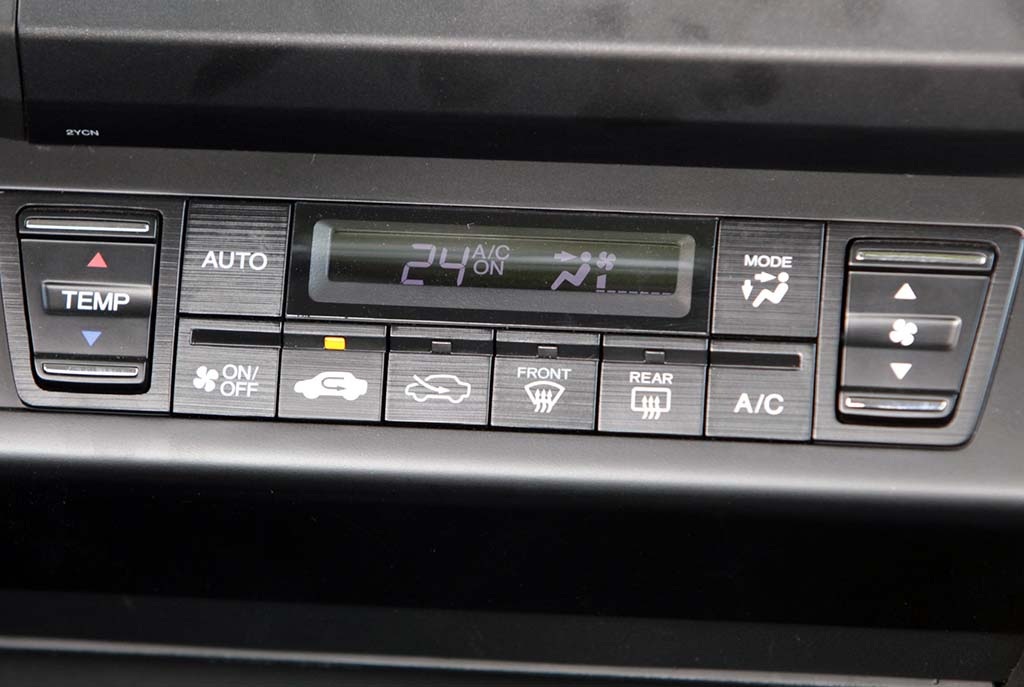 Honda Civic 2015 - Những khác biệt mang tính thực dụng - 26 Thanh Phúc - Minh Thanh