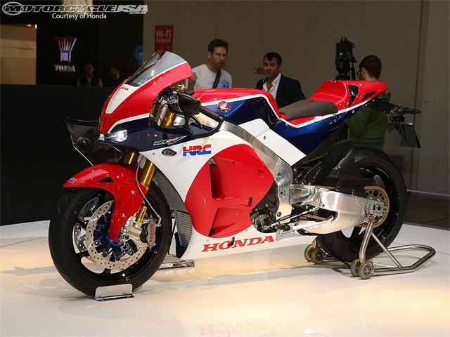 Honda sẽ bán xe đua MotoGP - 3 Honda RCV213-S tại triển lãm EICMA 2014