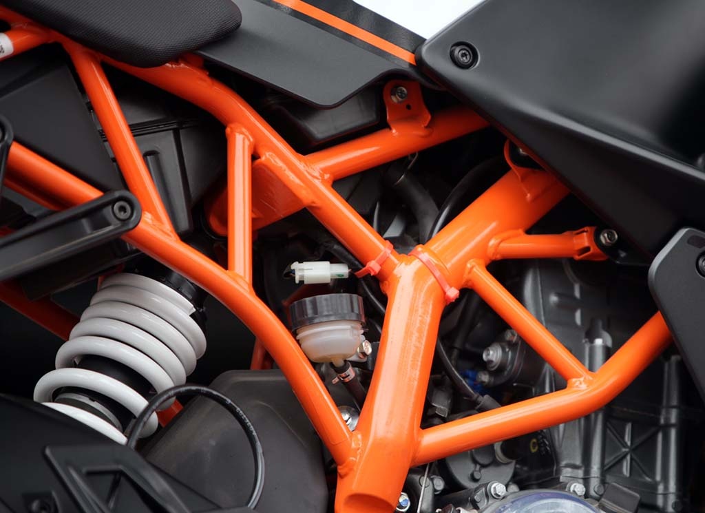 KTM RC 200: Khi người Áo làm xe sport - 11 Thông số kỹ thuật của KTM RC200