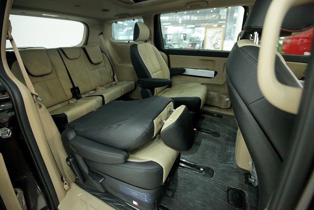 KIA Sedona khai màn phân khúc MPV cỡ lớn tại Việt Nam - 8 KIA Sedona: Khai màn phân khúc MPV cỡ lớn tại Việt Nam.