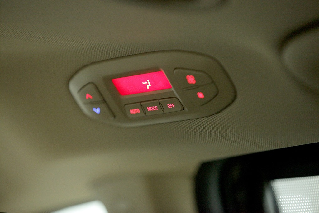 KIA Sedona khai màn phân khúc MPV cỡ lớn tại Việt Nam - 31 KIA Sedona: Khai màn phân khúc MPV cỡ lớn tại Việt Nam.