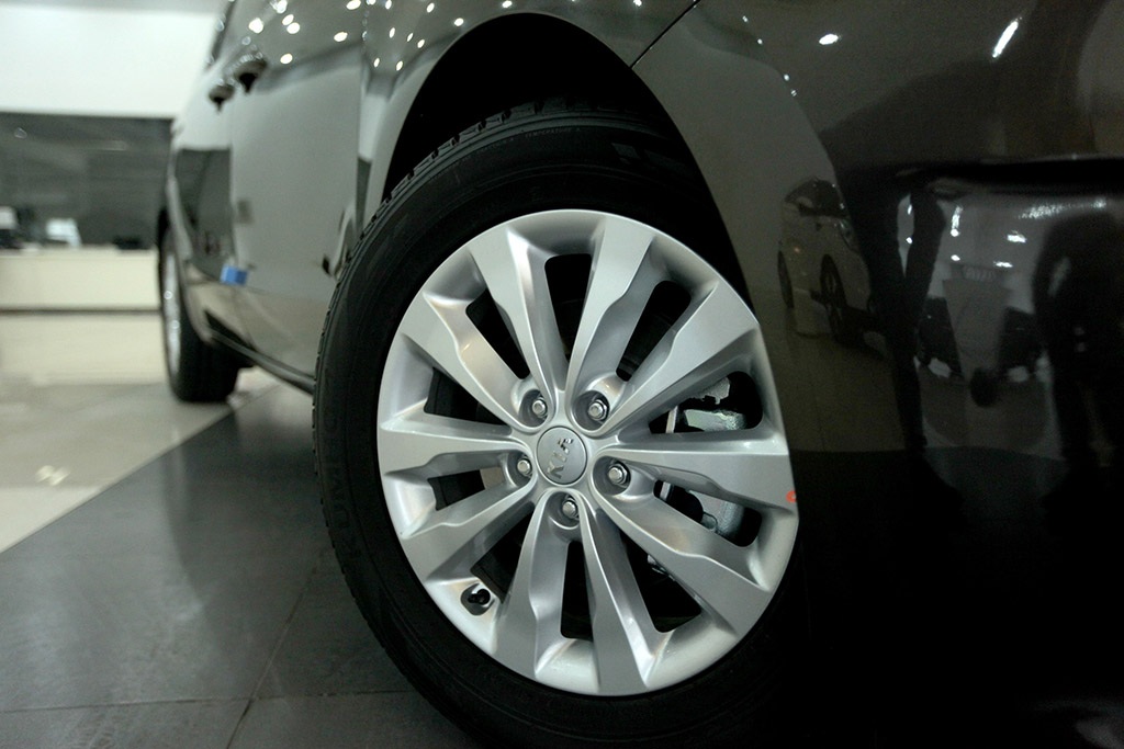 KIA Sedona khai màn phân khúc MPV cỡ lớn tại Việt Nam - 16 KIA Sedona: Khai màn phân khúc MPV cỡ lớn tại Việt Nam.