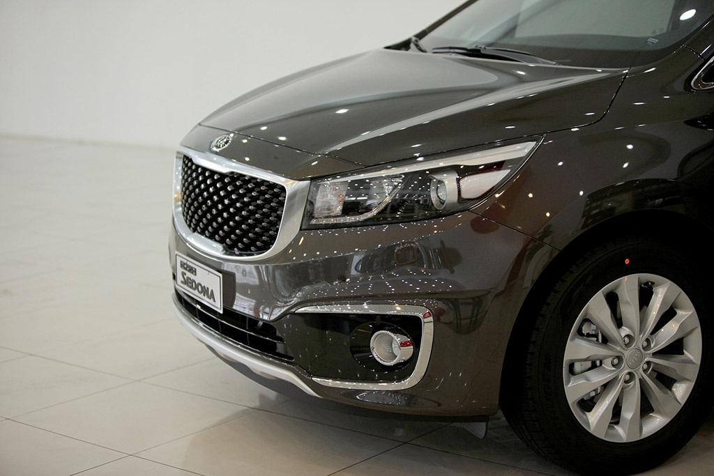 KIA Sedona khai màn phân khúc MPV cỡ lớn tại Việt Nam - 14 KIA Sedona: Khai màn phân khúc MPV cỡ lớn tại Việt Nam.