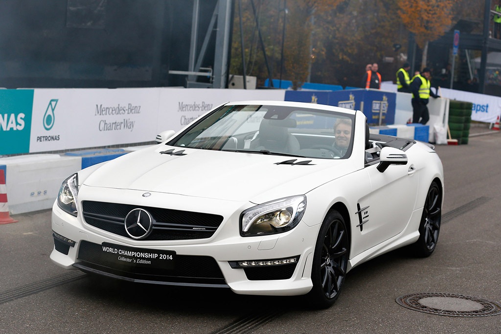 Mercedes-Benz SL63 AMG - Món quà cho nhà vô địch - 12 Mercedes-Benz SL63 AMG - Món quà cho nhà vô địch