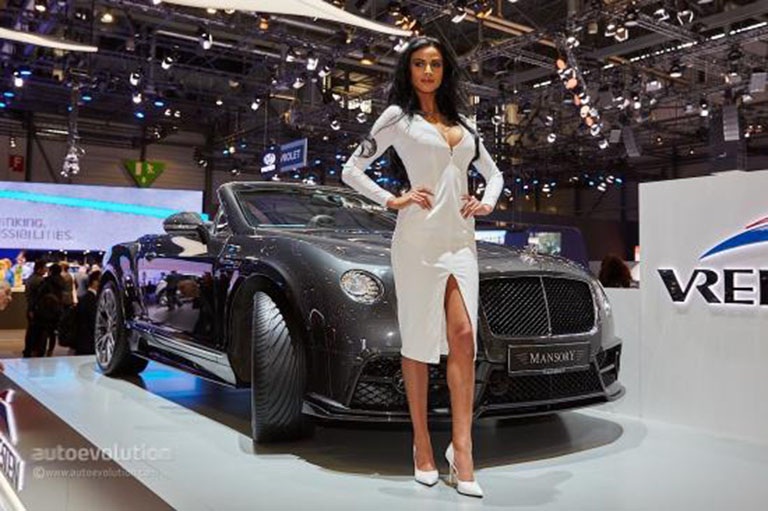 Những cô gái trên "sàn diễn" Geneva - 2 Quỳnh Thư