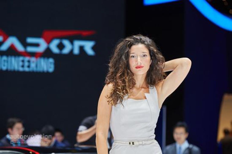 Những cô gái trên "sàn diễn" Geneva - 5 Quỳnh Thư