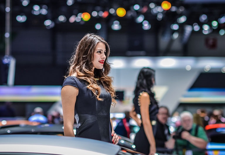 Những cô gái trên "sàn diễn" Geneva - 7 Quỳnh Thư