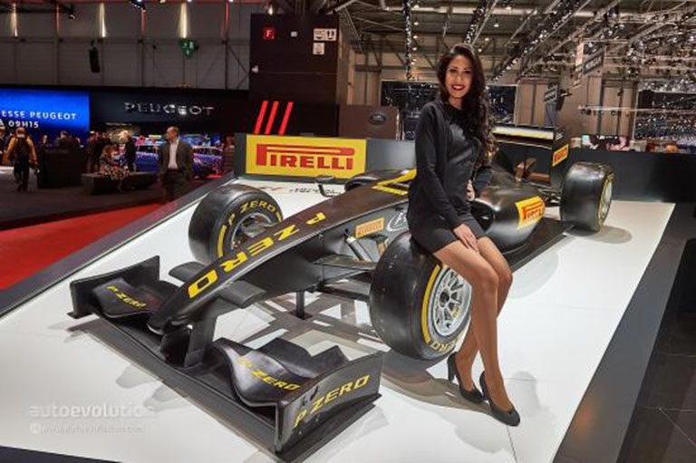 Những cô gái trên "sàn diễn" Geneva - 8 Quỳnh Thư