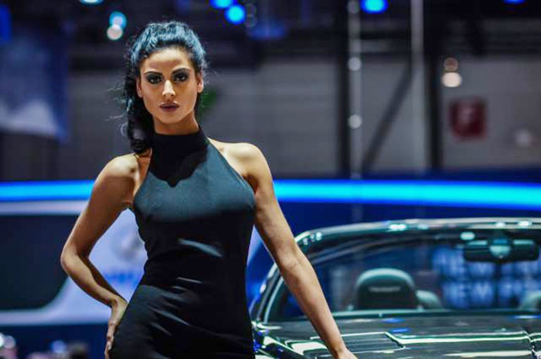 Những cô gái trên "sàn diễn" Geneva - 13 Quỳnh Thư