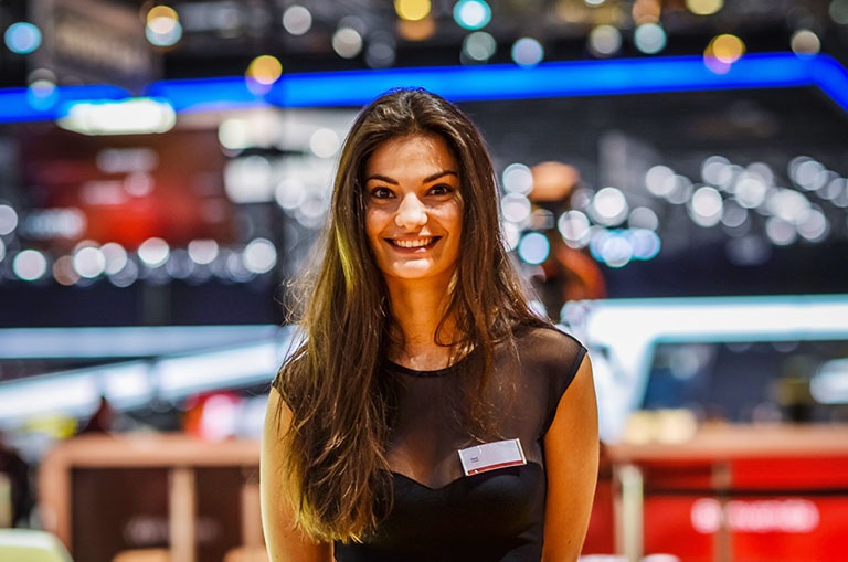 Những cô gái trên "sàn diễn" Geneva - 14 Quỳnh Thư