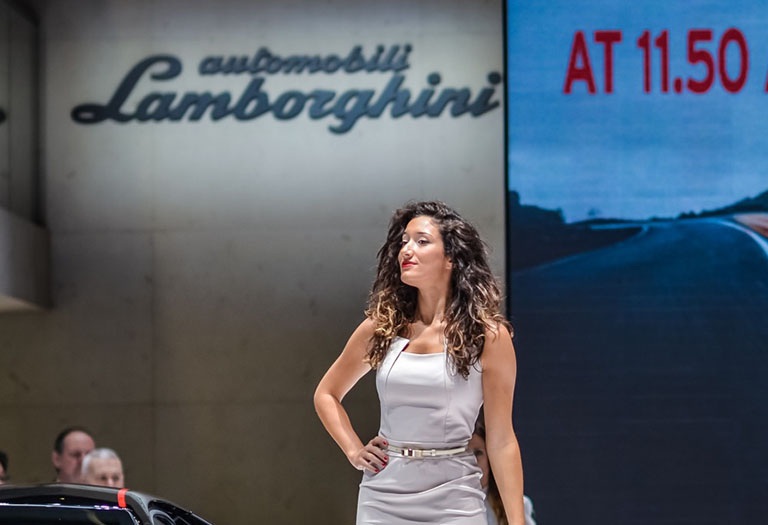 Những cô gái trên "sàn diễn" Geneva - 19 Quỳnh Thư