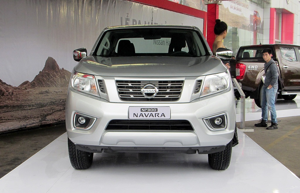 Nissan Navara phiên bản mới có giá từ 645 triệu đồng - 5 Nissan Navara mới khởi điểm từ 645 triệu đồng