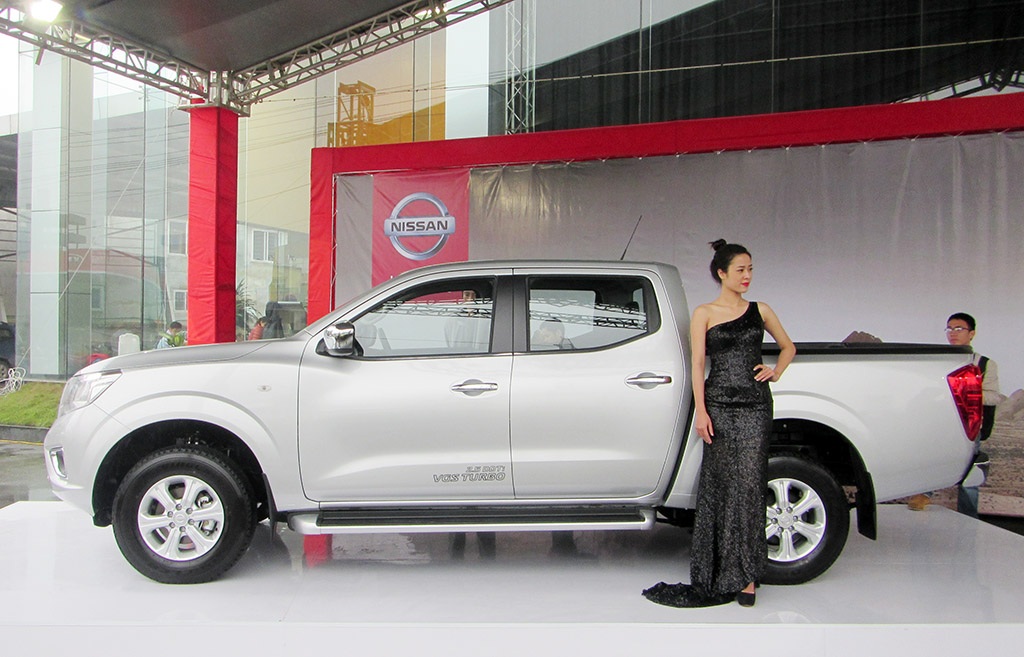 Nissan Navara phiên bản mới có giá từ 645 triệu đồng - 6 Nissan Navara mới khởi điểm từ 645 triệu đồng