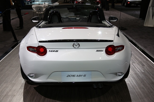 Mazda Miata 2016 chính thức có mặt - 5 Mazda Miata 2016 chính thức có mặt