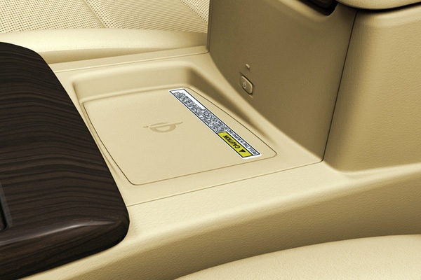 Toyota Camry 2015 ra mắt tại Thái Lan - 5 Hệ thống sạc không dây cho thiết bị ngoại vi trên Camry 2015 tại Thái Lan