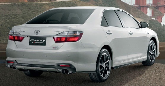 Toyota Camry 2015 ra mắt tại Thái Lan - 4 Thiết kế ngoại thất của Camry 2015 có sự thay đổi không đáng kể, đặc biệt ở phía đuôi xe