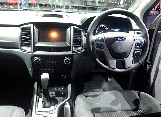 Ford Ranger mới: Thêm động cơ xăng, tăng cường tính năng điện tử