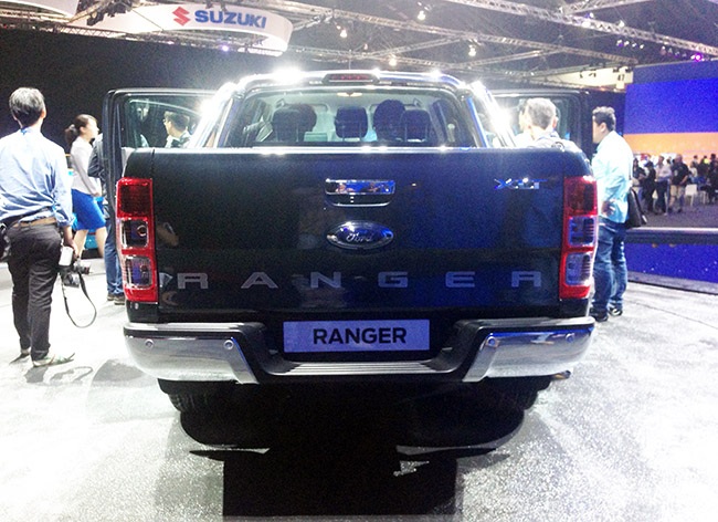 Ford Ranger mới: Thêm động cơ xăng, tăng cường tính năng điện tử