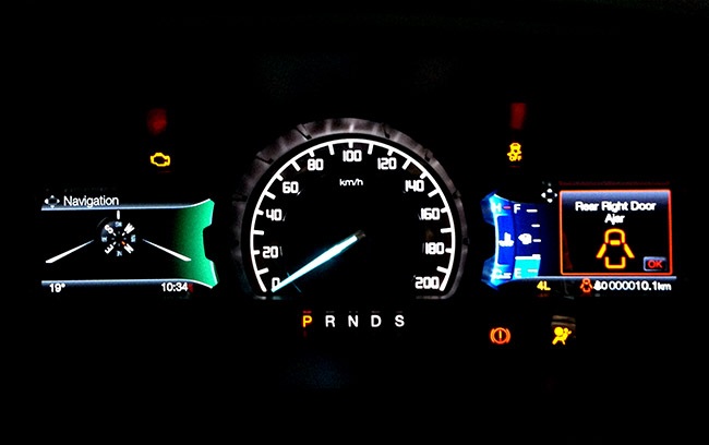 Ford Ranger mới: Thêm động cơ xăng, tăng cường tính năng điện tử