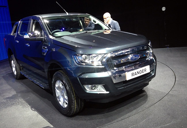 Ford Ranger mới: Thêm động cơ xăng, tăng cường tính năng điện tử