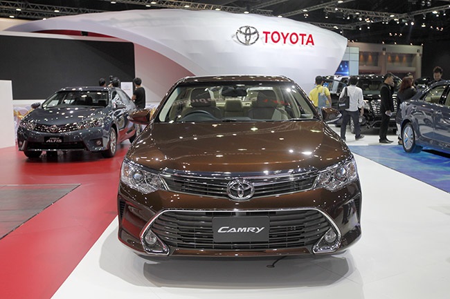Toyota Camry 2015 ưu tiên ra mắt tại các thị trường lớn - 1 Toyota Camry 2015 tại triển lãm Bangkok Motorshow