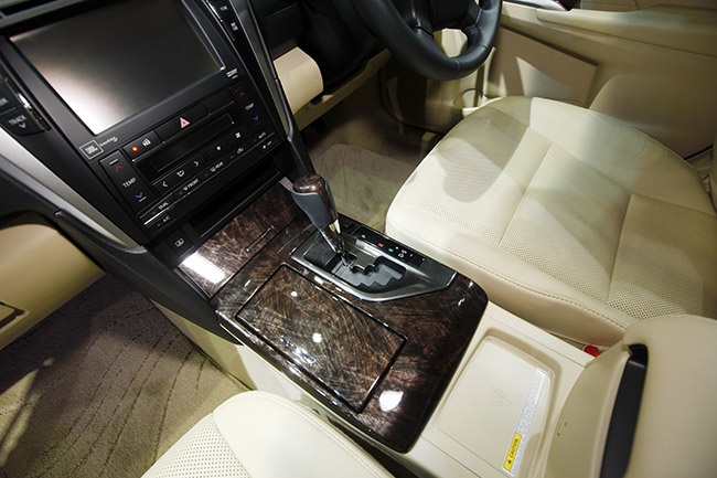 Toyota Camry 2015 ưu tiên ra mắt tại các thị trường lớn - 7 Giá bán của các mẫu Toyota Camry
2015 tại Thái Lan sử dụng động cơ đốt trong thông thường;