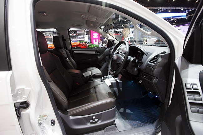 Isuzu D-max ra mắt phiên bản mới - 10 Isuzu D-max ra mắt phiên bản mới
