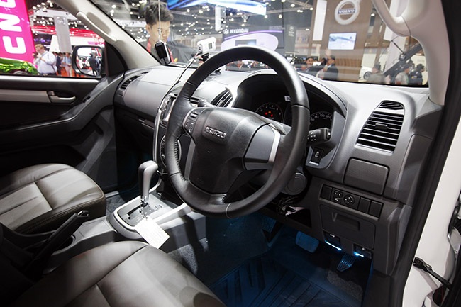 Isuzu D-max ra mắt phiên bản mới - 11 Isuzu D-max ra mắt phiên bản mới