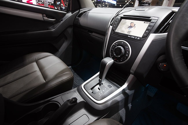 Isuzu D-max ra mắt phiên bản mới - 12 Isuzu D-max ra mắt phiên bản mới