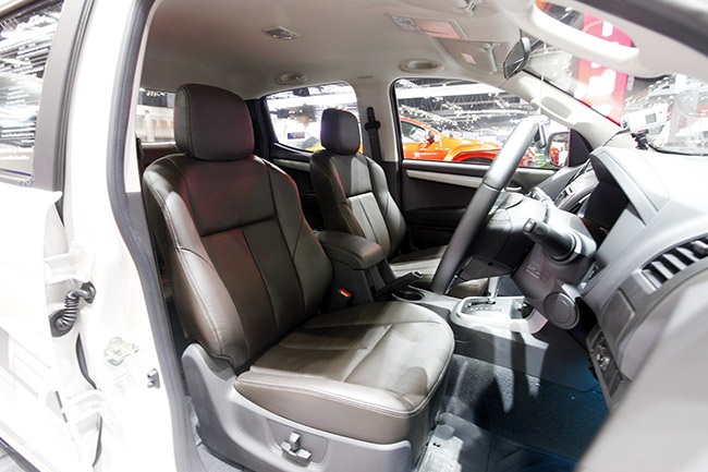 Isuzu D-max ra mắt phiên bản mới - 14 Isuzu D-max ra mắt phiên bản mới