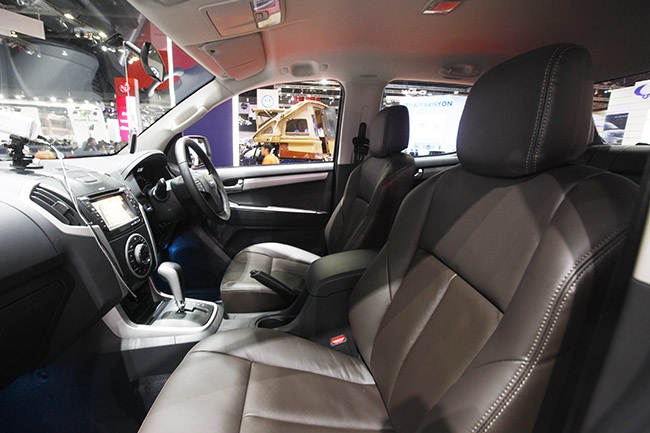 Isuzu D-max ra mắt phiên bản mới - 15 Isuzu D-max ra mắt phiên bản mới