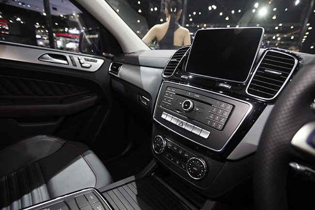 Mercedes-Benz GLE-class Coupé ra mắt tại Đông Nam Á - 12 Mercedes-Benz GLE-class Coupé sẽ có đối thủ là chiếc BMW X6, Acura ZDX và tương lai sẽ là Audi Q6